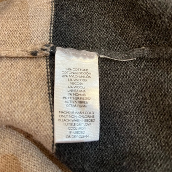 Loft plaid crew neck sweater with ruffle on sleeve. Size small - Picture 8 of 9